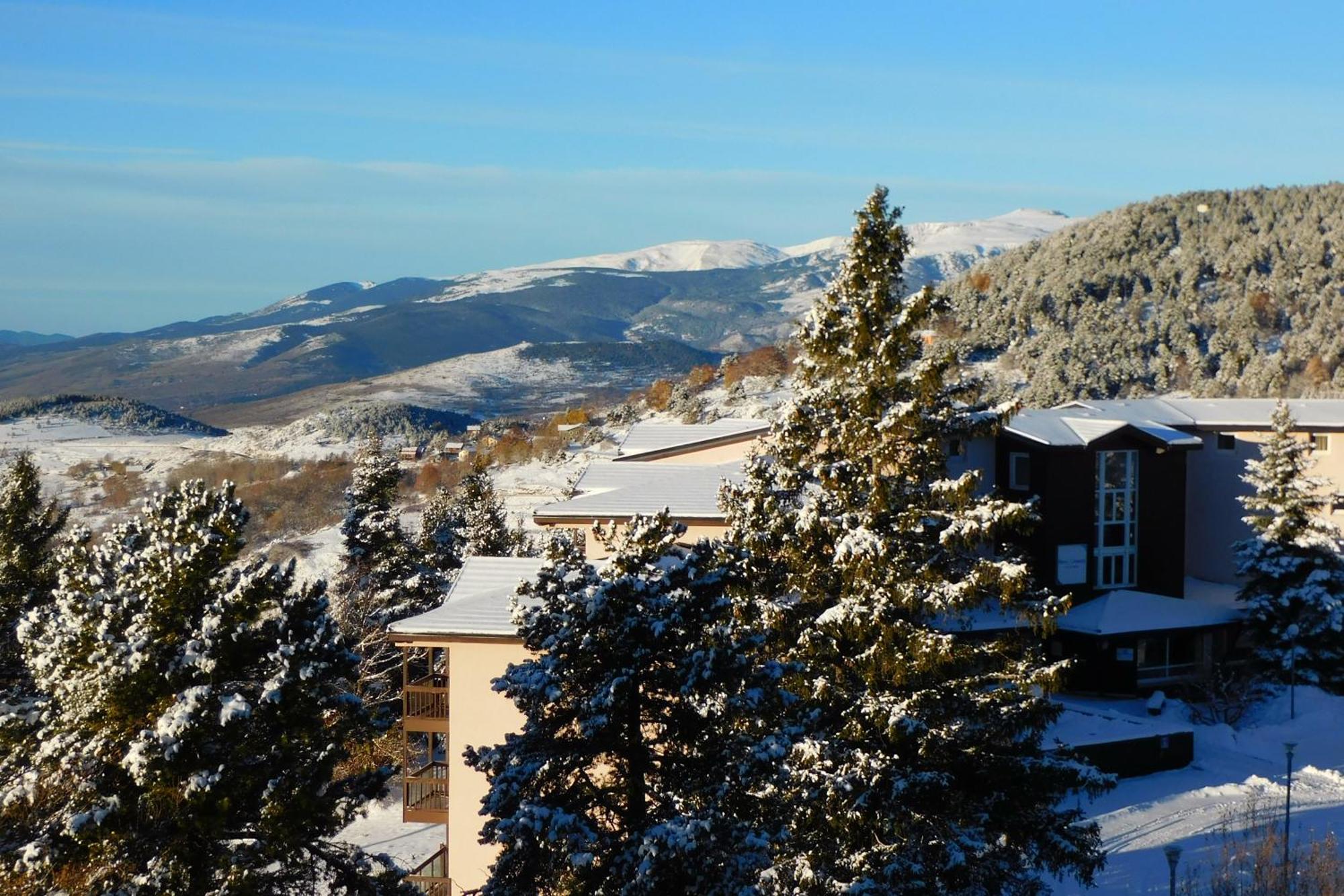 Pyrenees Catalanes Tres Joli Appartement 300M Telecabines Font-Romeu-Odeillo-Via المظهر الخارجي الصورة